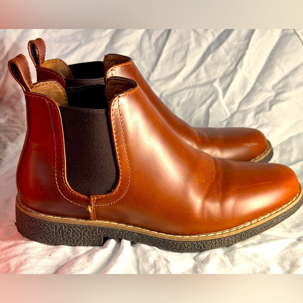 Gently used Deer Stags Youth dress boots size 4
